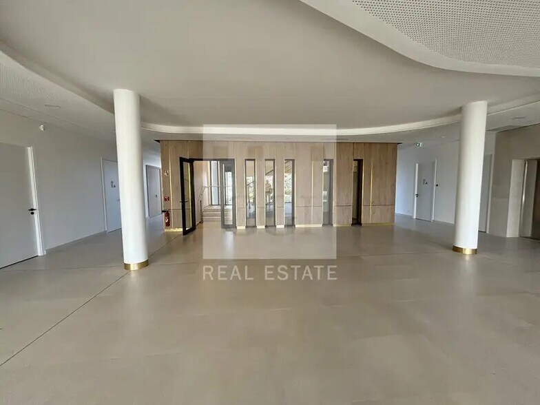 Office in Genas for lease - Interior Photo - Image 3 of 13