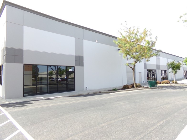 4092 Metro Dr, Stockton, CA for lease - Primary Photo - Image 1 of 5