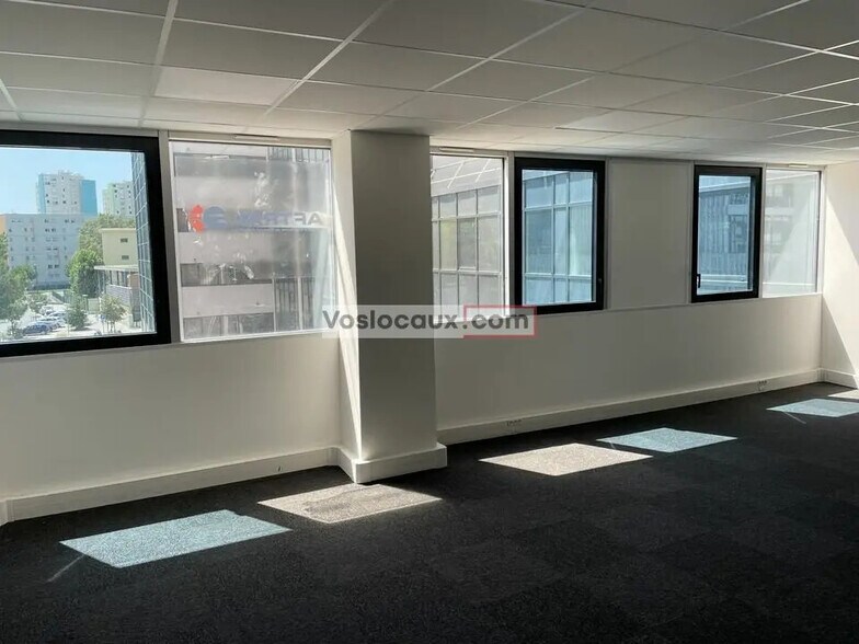 Office in Nice for lease - Interior Photo - Image 2 of 6