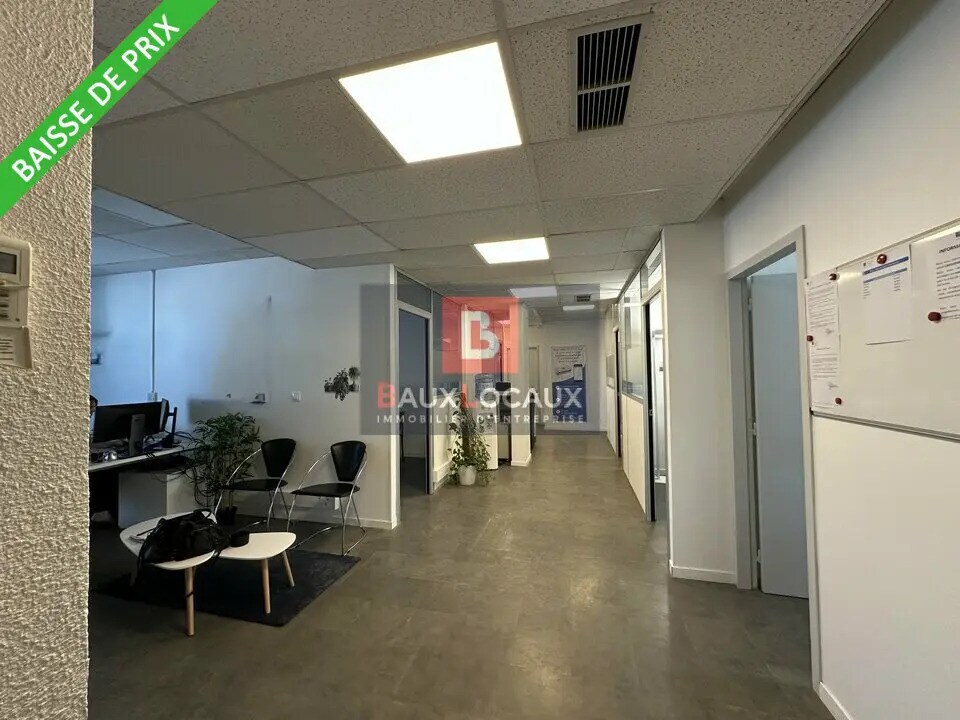 Office in Le Pontet for lease Building Photo- Image 1 of 9