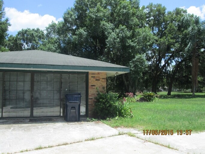 527 Berkley Rd, Auburndale, FL 33823