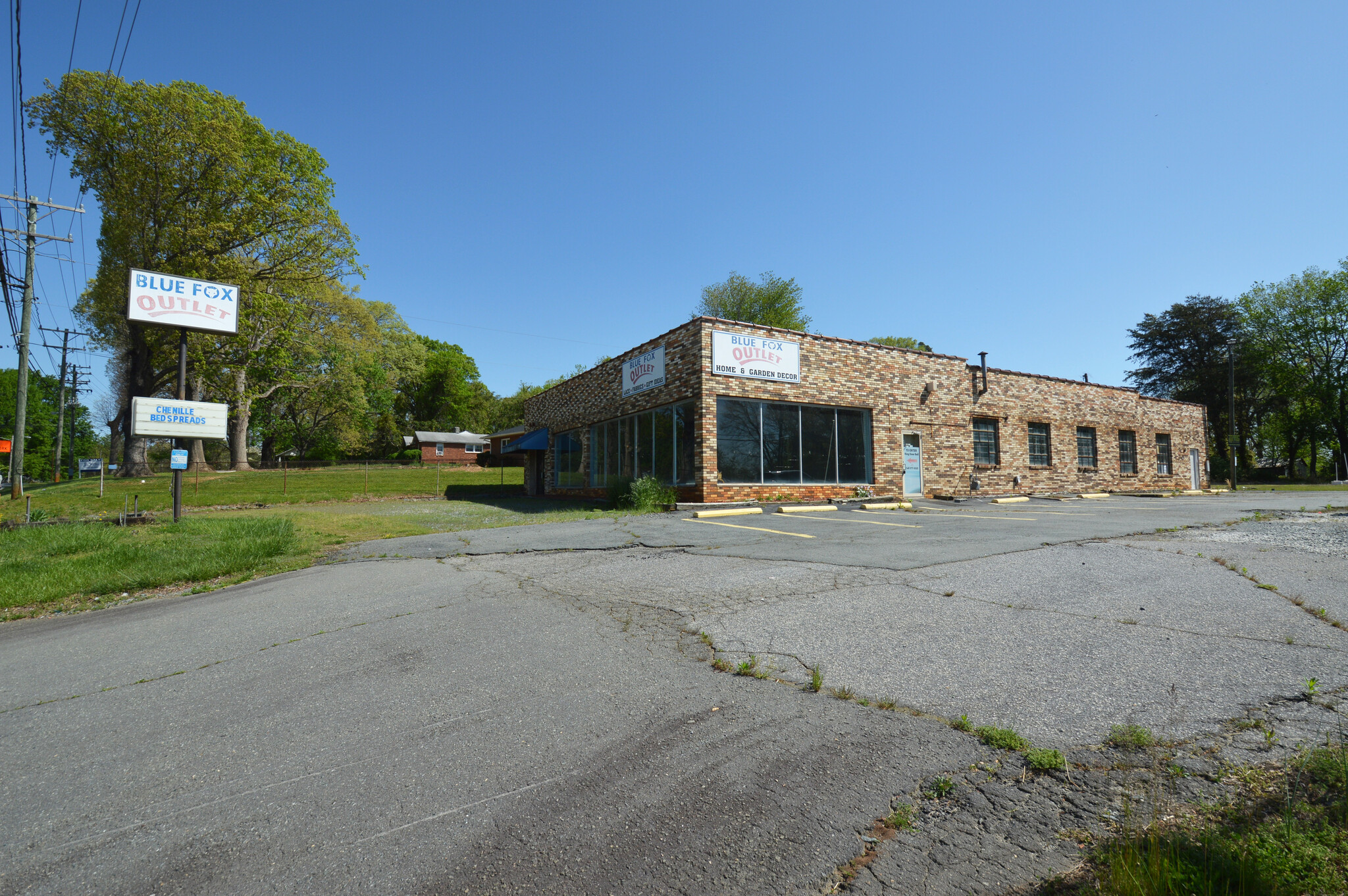 6105 University Pky, Winston-Salem, NC for lease Building Photo- Image 1 of 9