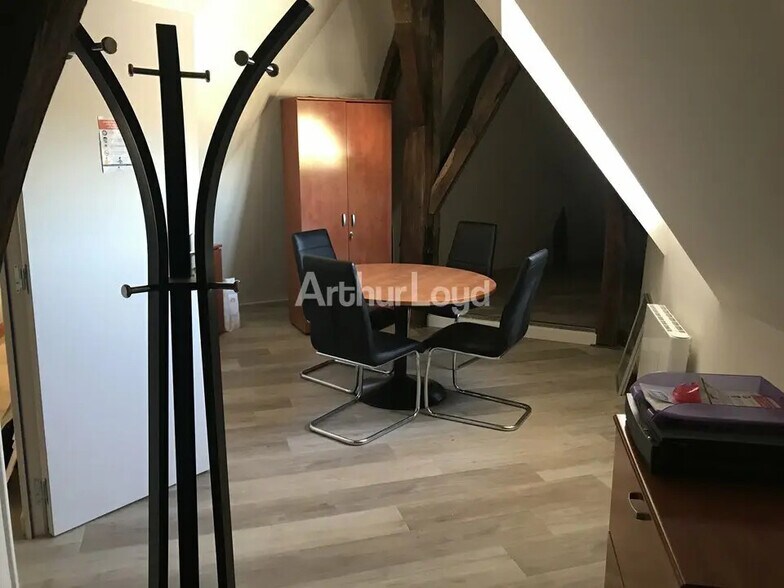 Office in Épernay for lease - Interior Photo - Image 2 of 4