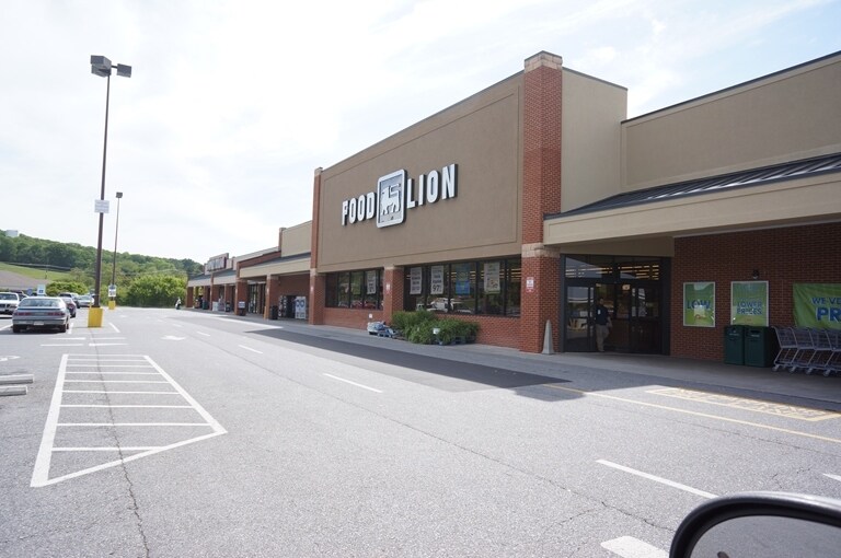 1051 Village Hwy, Rustburg, VA for sale - Primary Photo - Image 1 of 1