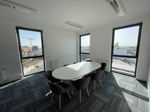 Office in Saint-Sébastien-sur-Loire for sale Interior Photo- Image 1 of 10