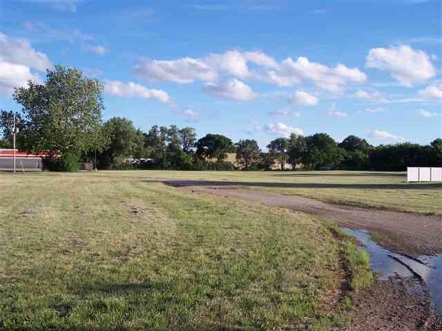535 NW Broad St, Topeka, KS for sale Primary Photo- Image 1 of 1