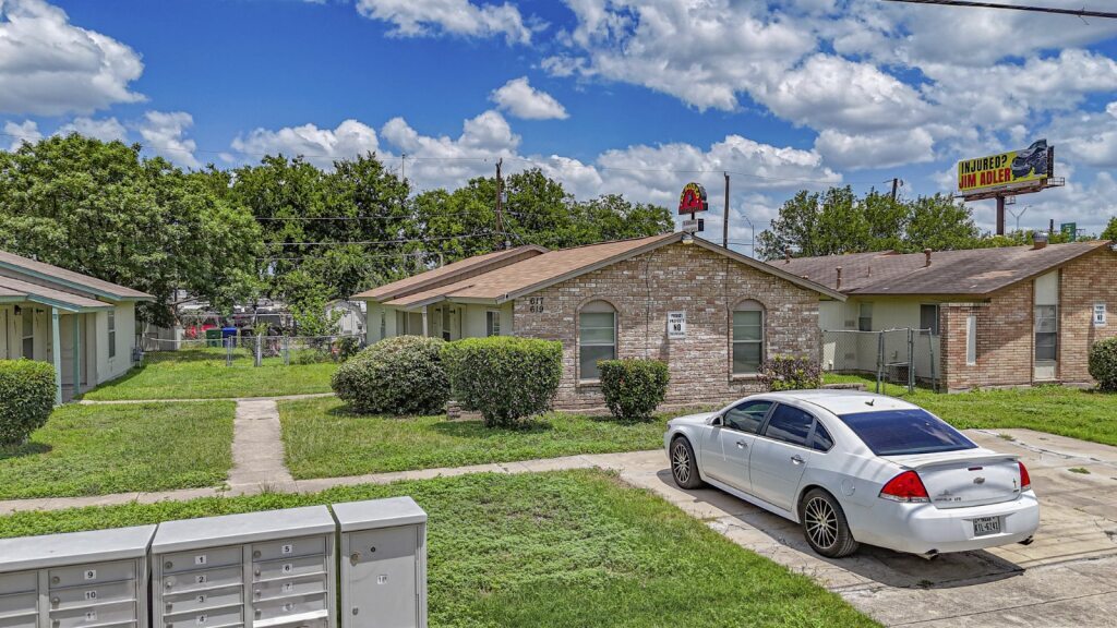 309 & 311 Tarasco St, San Antonio, TX for sale Primary Photo- Image 1 of 1