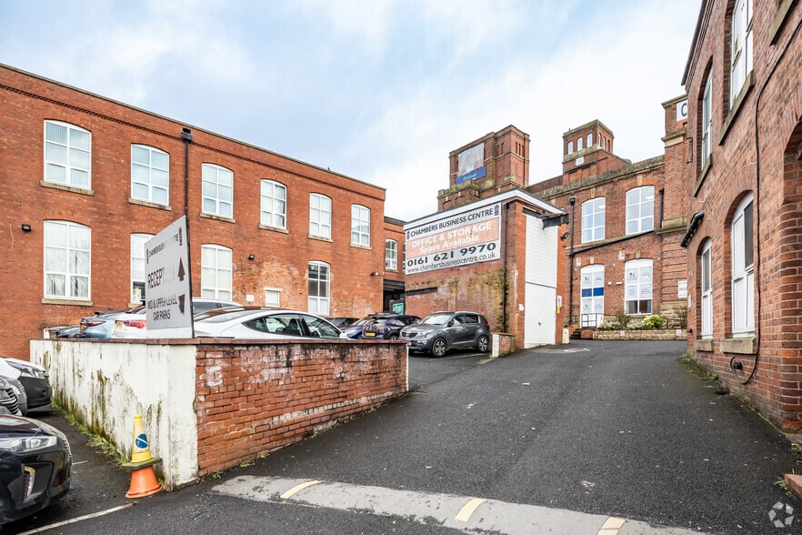 Chapel Rd, Oldham for lease - Building Photo - Image 3 of 12