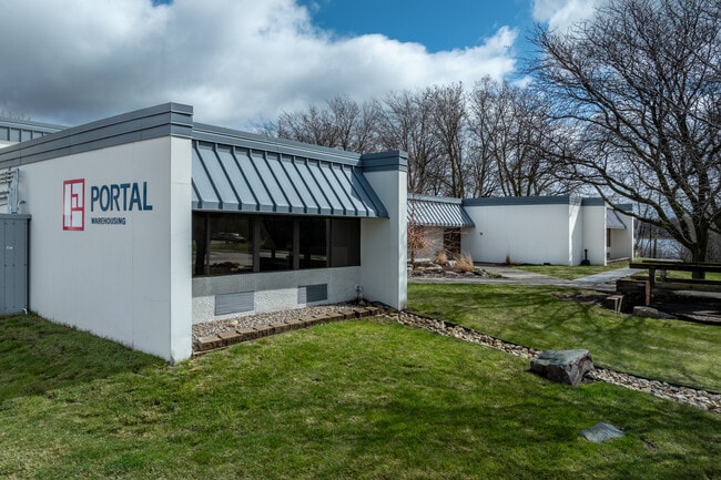 More details for 4440 W Round Lake Rd, Arden Hills, MN - Office, Flex for Lease