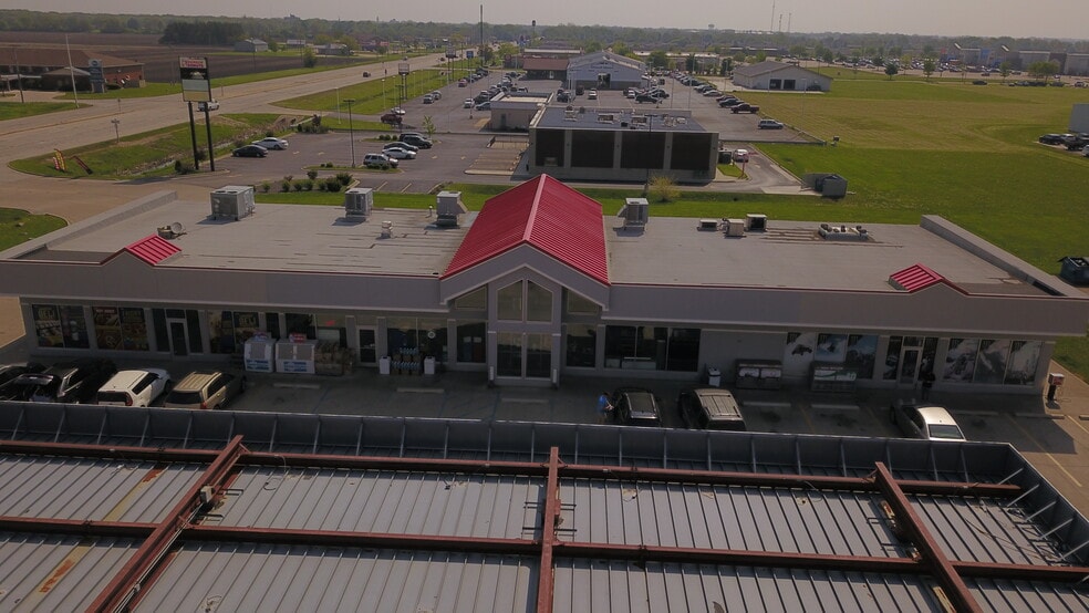 1910 W Reynolds St, Pontiac, IL for lease - Building Photo - Image 2 of 4