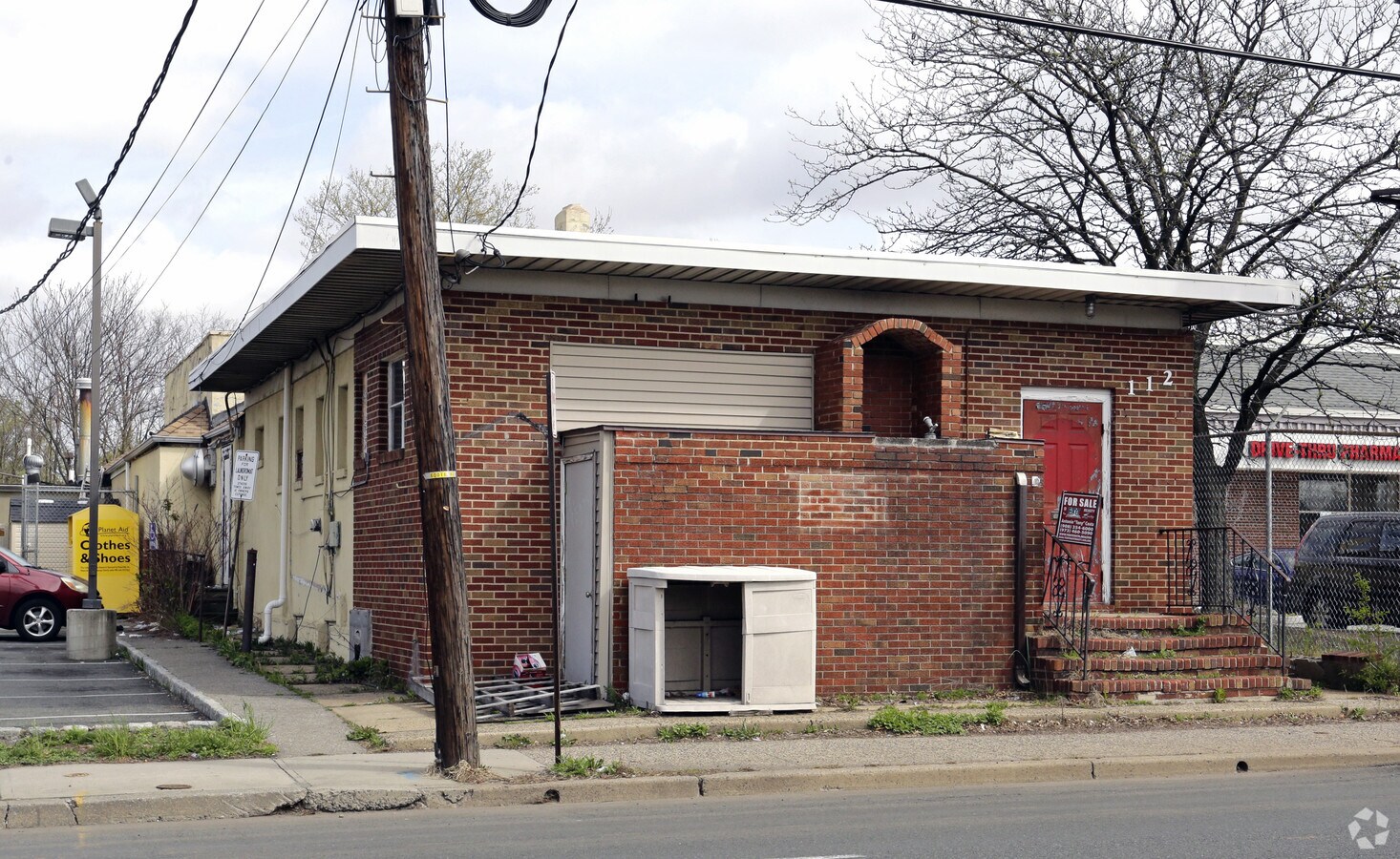 112 W 1st Ave, Roselle, NJ 07203