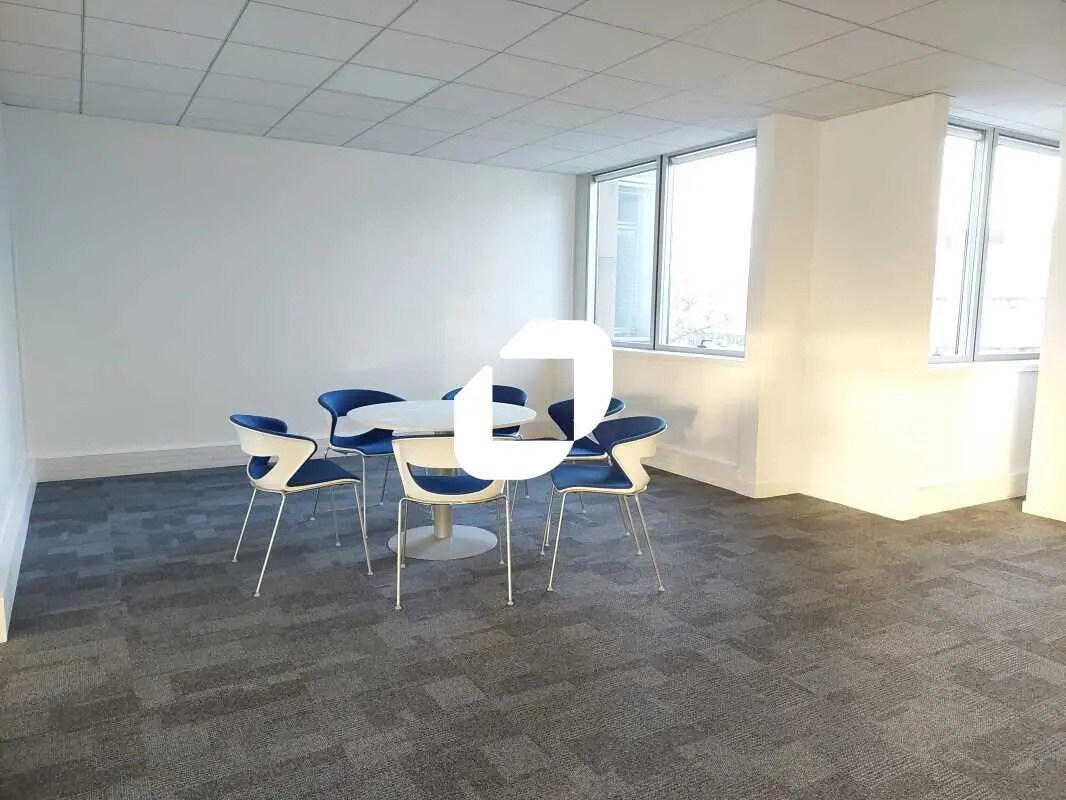 32-34 Avenue De L'Europe, Vélizy-Villacoublay for lease Interior Photo- Image 1 of 1