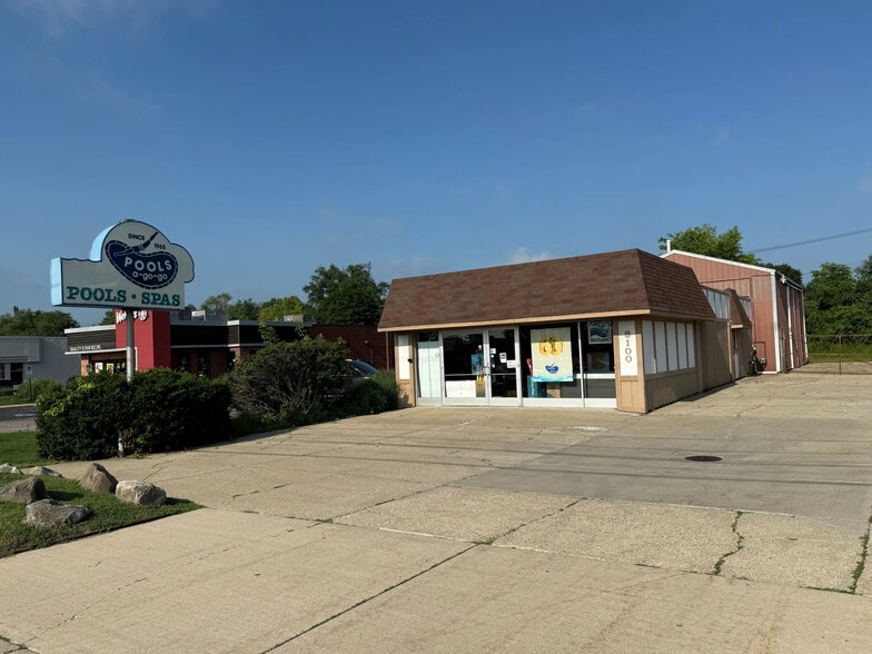 3100 S Rochester Rd, Rochester, MI for sale - Building Photo - Image 2 of 9