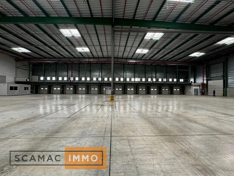 Industrial in Villabé for lease - Interior Photo - Image 3 of 8