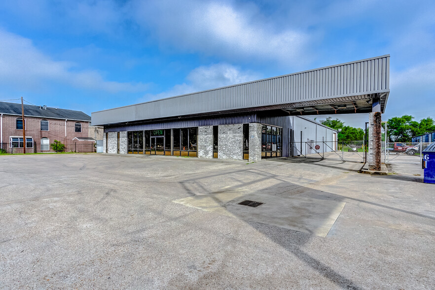 3501 FM 1960 Rd E, Humble, TX for sale - Building Photo - Image 1 of 17