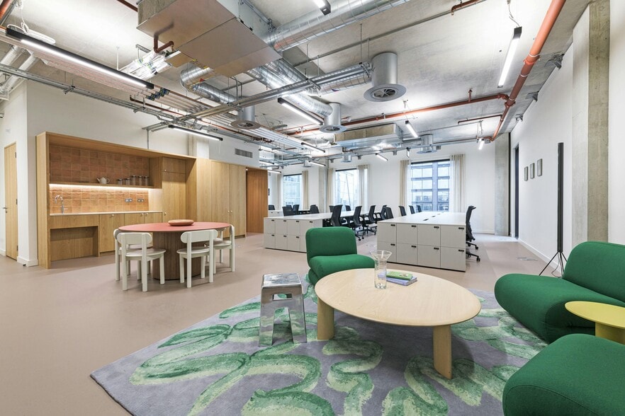 Blossom St, London for lease - Building Photo - Image 2 of 23