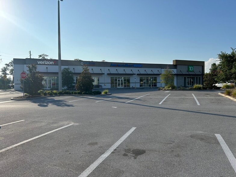 6901 22nd St N, Saint Petersburg, FL for lease - Primary Photo - Image 1 of 5