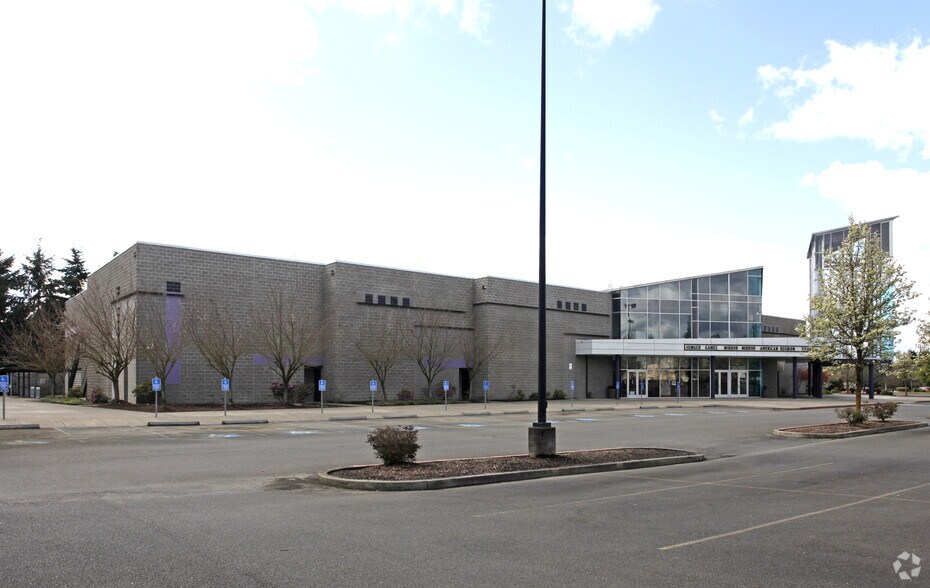 29300 SW Town Center Loop, Wilsonville, OR 97070 Regal Wilsonville