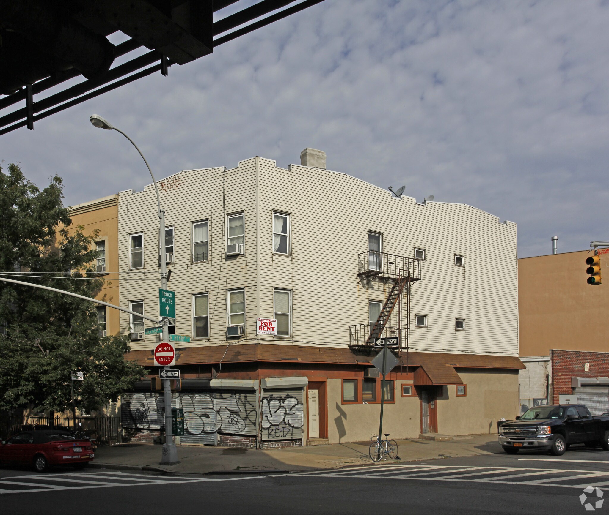 553 Meeker Ave, Brooklyn, NY for sale Primary Photo- Image 1 of 1