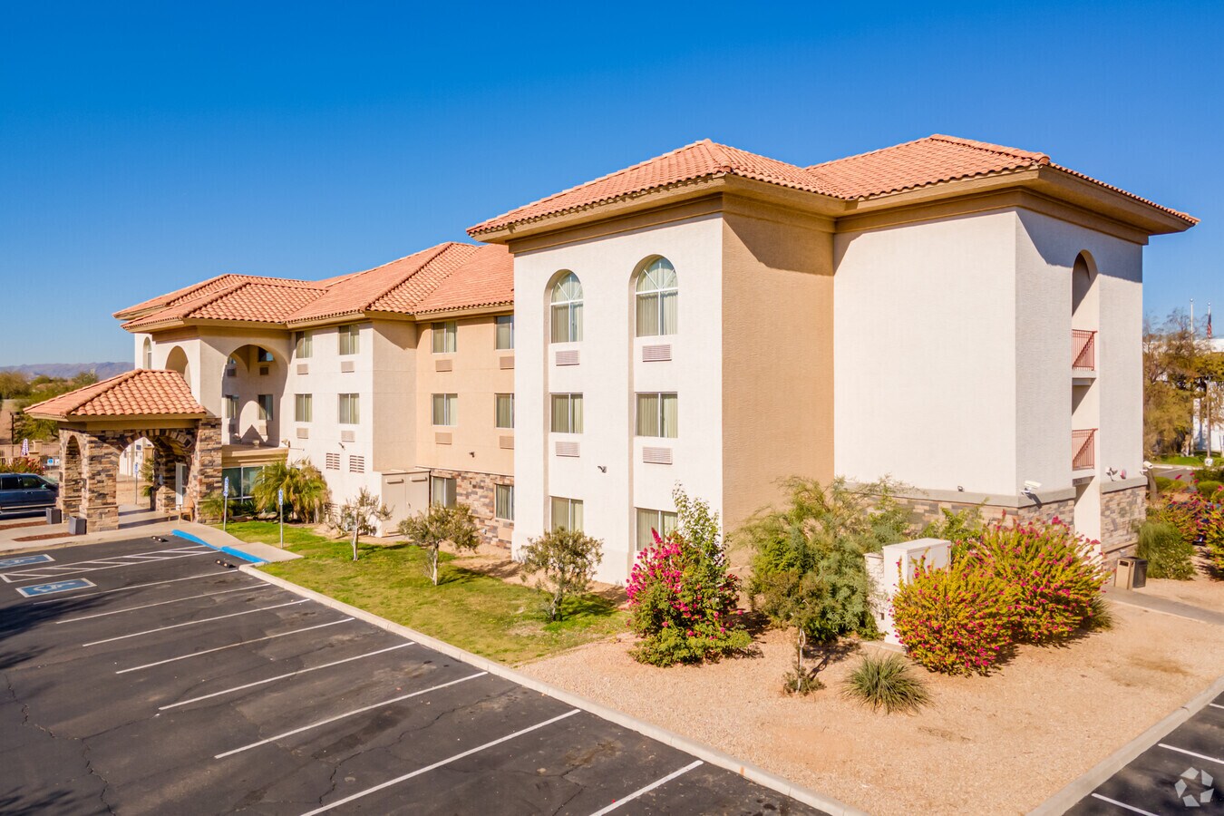 7425 W Chandler Blvd, Chandler, AZ 85226