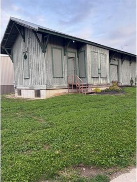 103 Rochester St, Akron, IN for sale - Primary Photo - Image 1 of 1