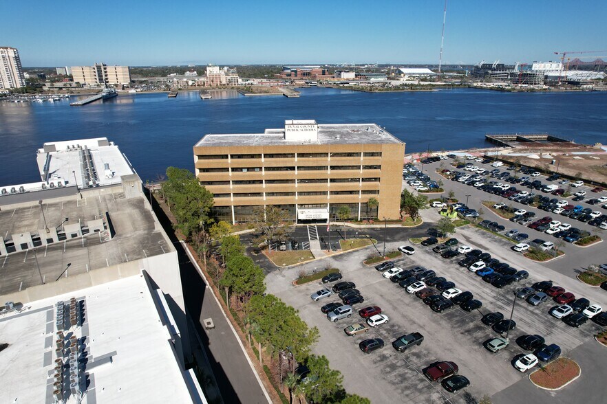 1701 Prudential Dr, Jacksonville, FL for sale - Building Photo - Image 3 of 10