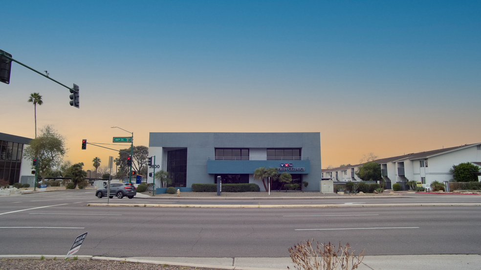 2600 N 44th St, Phoenix, AZ for lease - Building Photo - Image 1 of 9