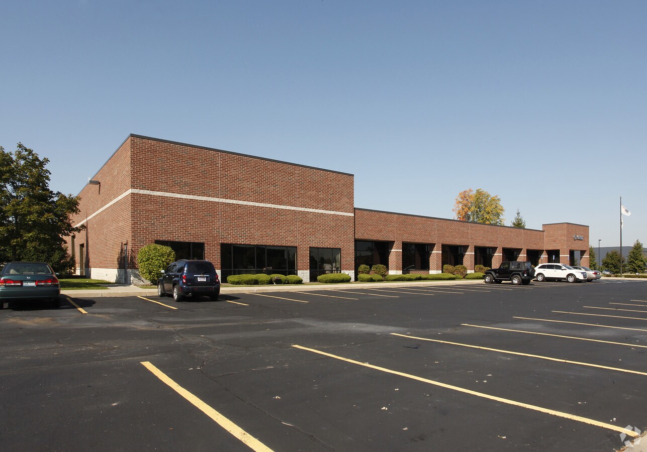 30975 Century Dr, Wixom, MI 48393