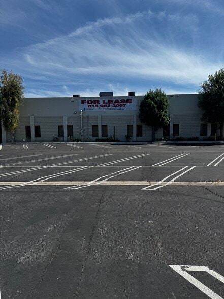20222-20238 Plummer St, Chatsworth, CA for lease - Building Photo - Image 2 of 4