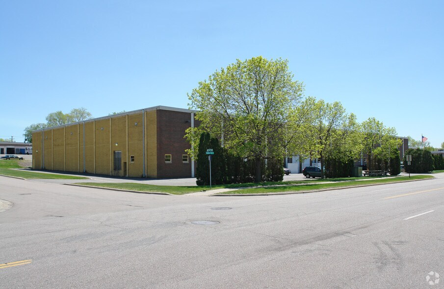 9715 S James Ave, Bloomington, MN for sale - Primary Photo - Image 1 of 1