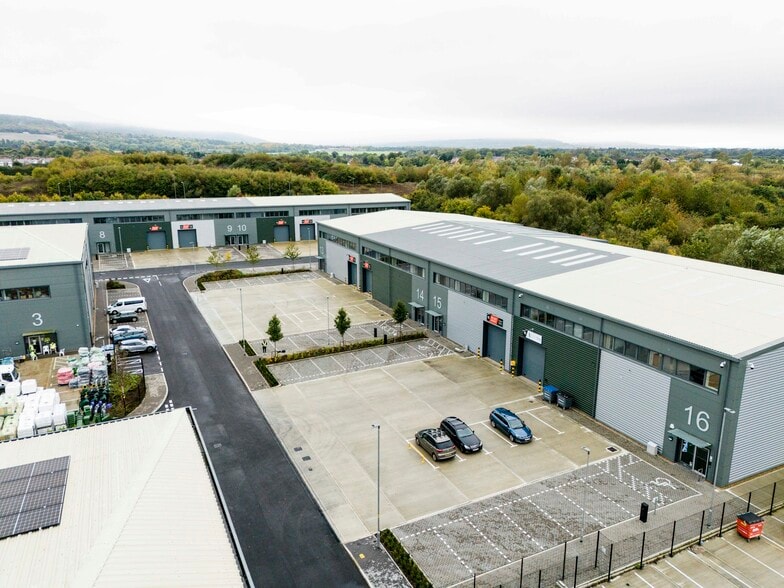 College Rd, Aylesbury for lease - Building Photo - Image 2 of 5