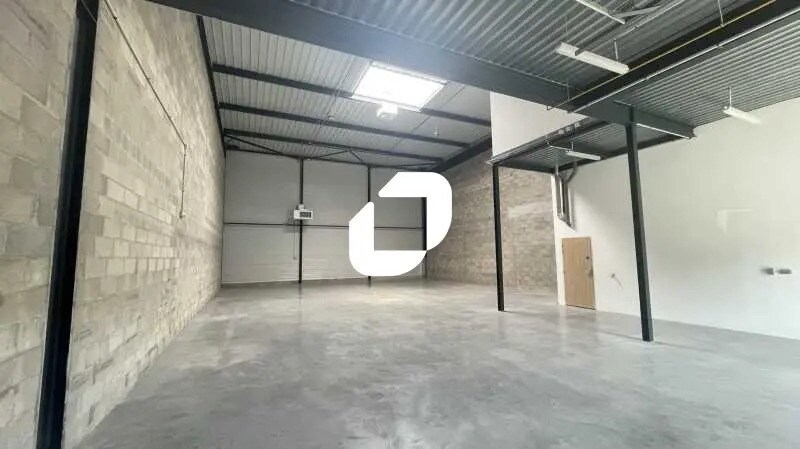 Office in Villebon-sur-Yvette for lease - Interior Photo - Image 2 of 9