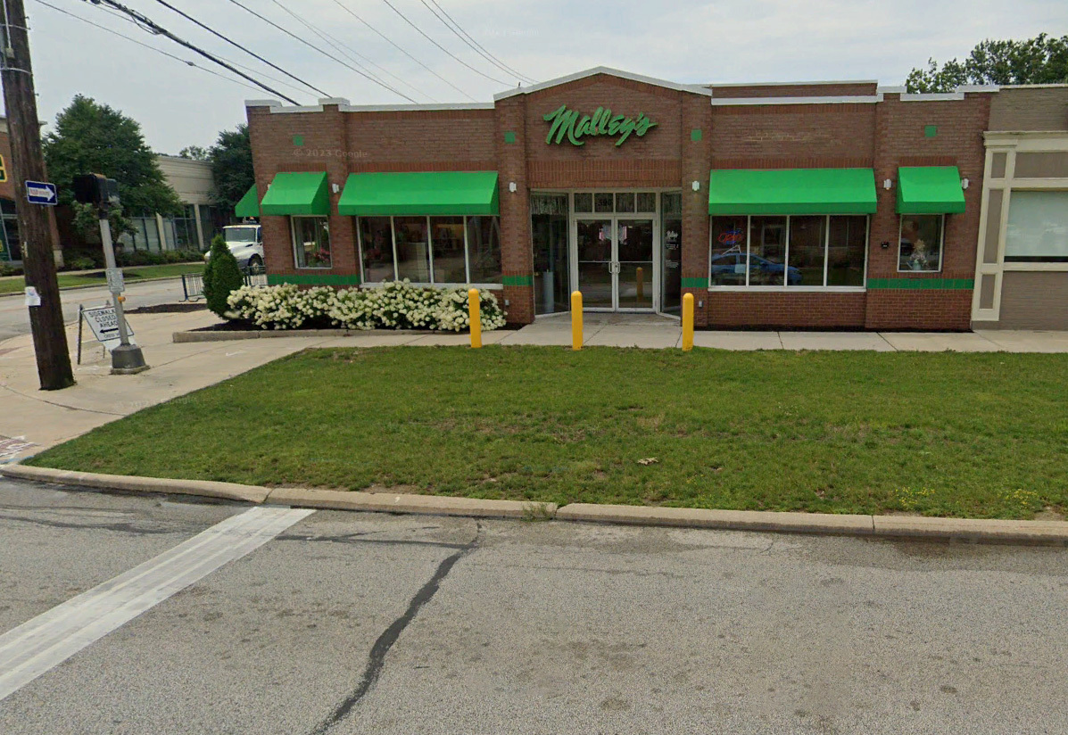 590 Dover Center Rd, Bay Village, OH for lease Building Photo- Image 1 of 10