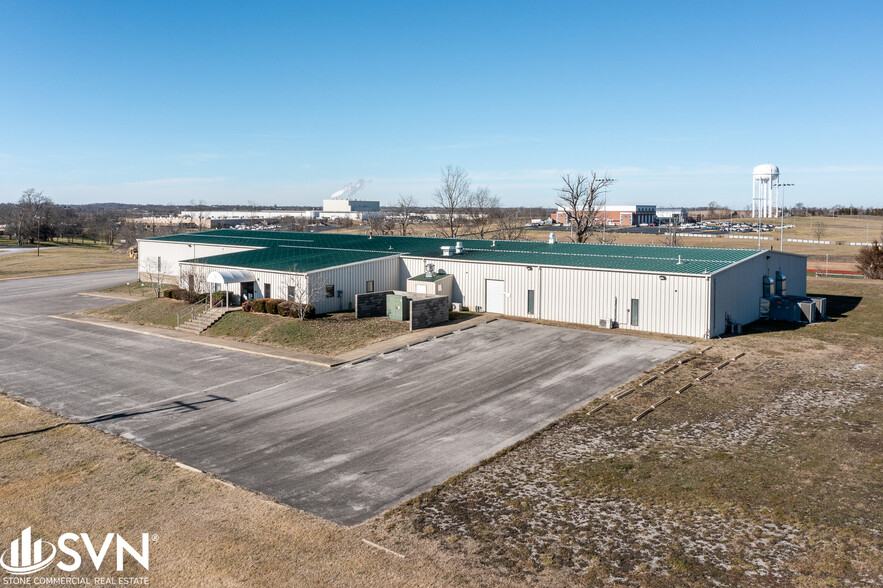 1025 Industry Rd, Harrodsburg, KY for sale - Building Photo - Image 1 of 39