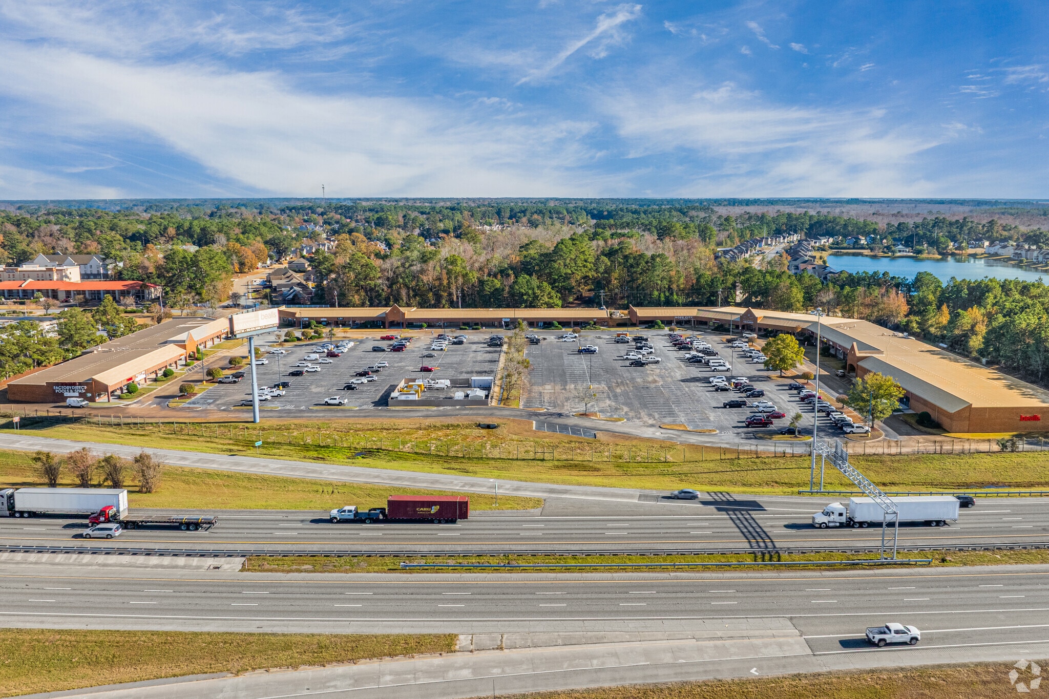 11 Gateway Blvd S, Savannah, GA for lease Primary Photo- Image 1 of 11