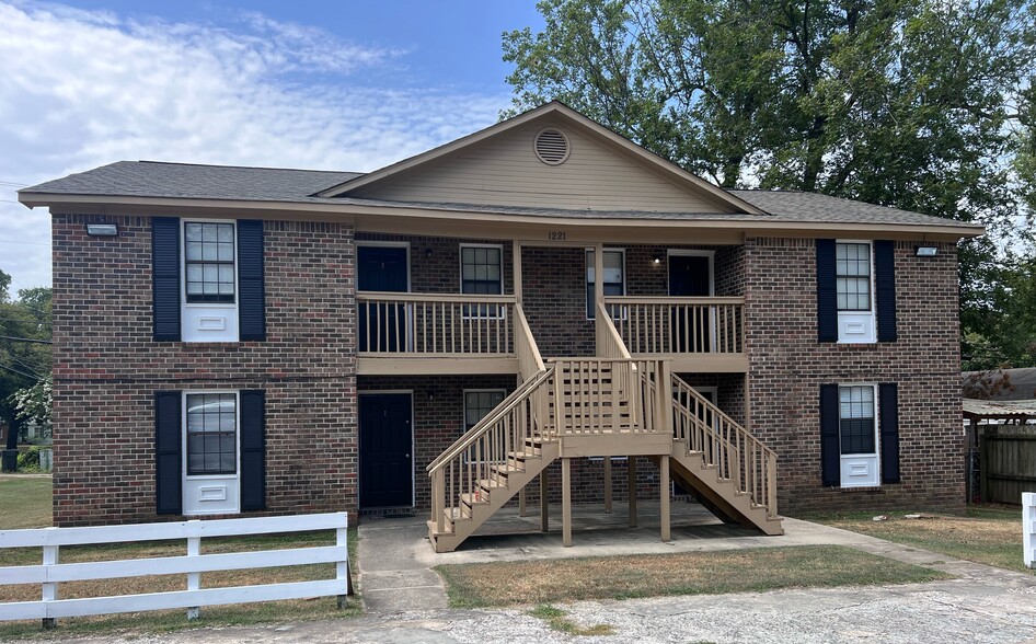 Alabama 34 Unit Multi & Single Family portfolio of 14 properties for sale on LoopNet.com - Building Photo - Image 3 of 33