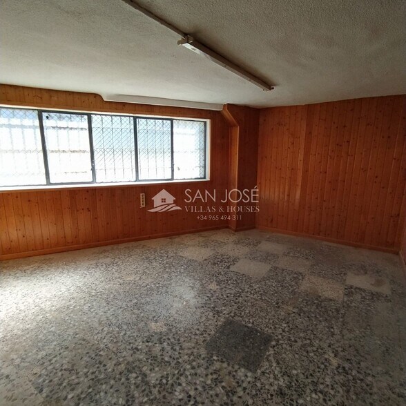 Office in Aspe for lease - Building Photo - Image 2 of 7