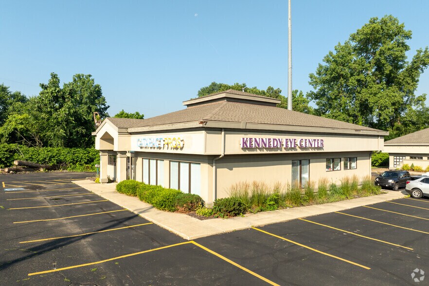 1558 Akron Peninsula Rd, Akron, OH for sale - Primary Photo - Image 1 of 1