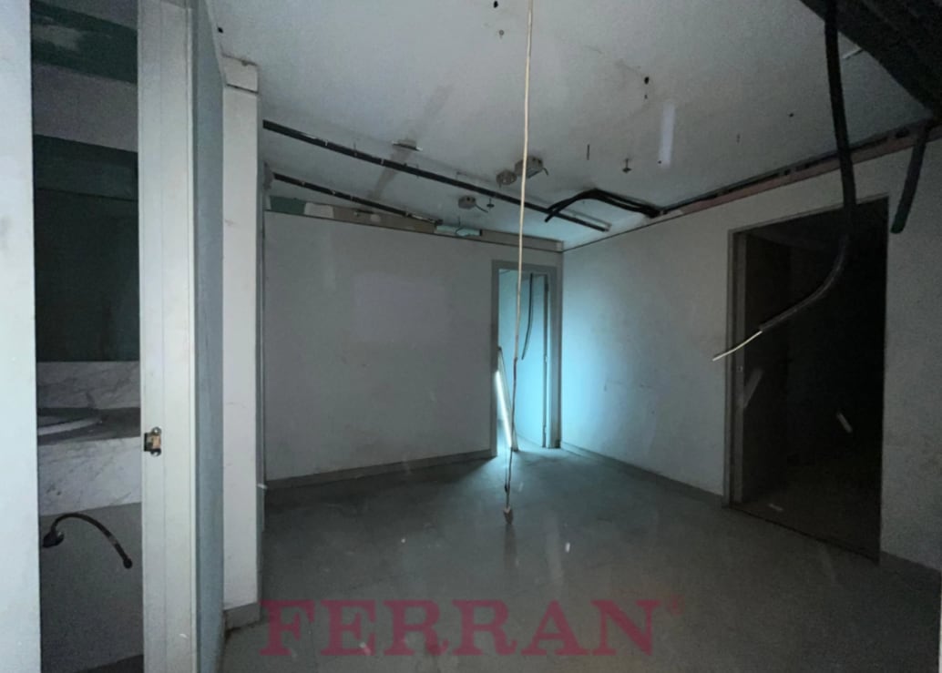 Sabadell, BAR 08203 - Unit 1 -  - Interior Photo - Image 2 of 4