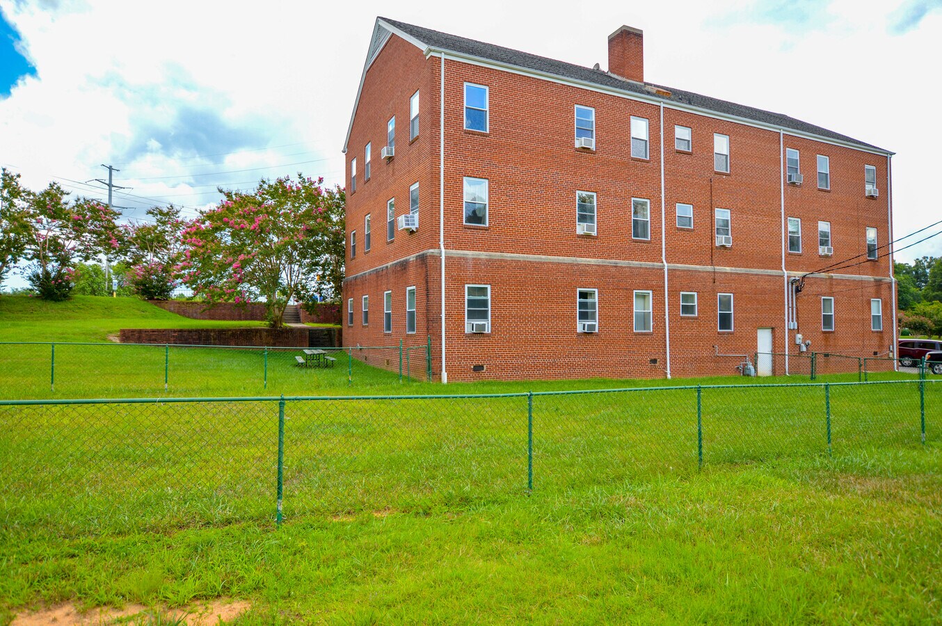 1520 S Scales St, Reidsville, NC 27320