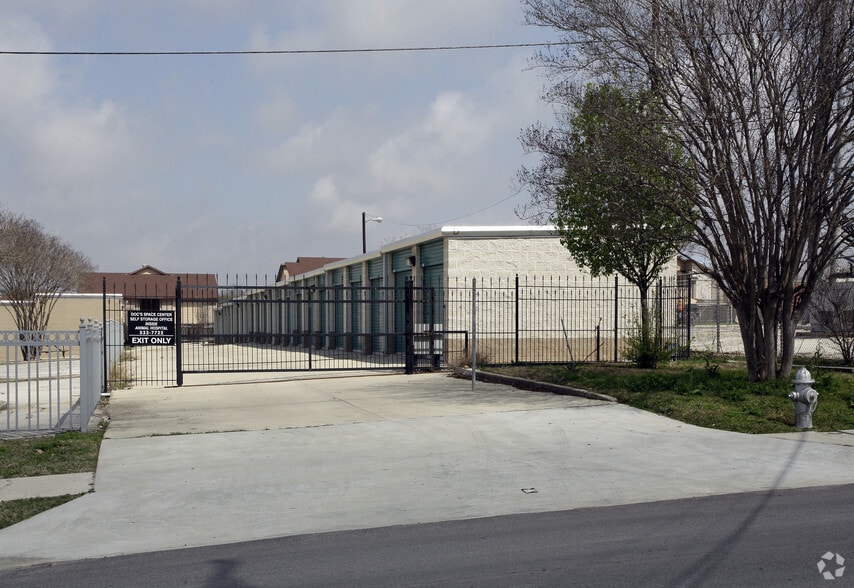 3608 S Gevers St, San Antonio, TX for sale - Building Photo - Image 2 of 3