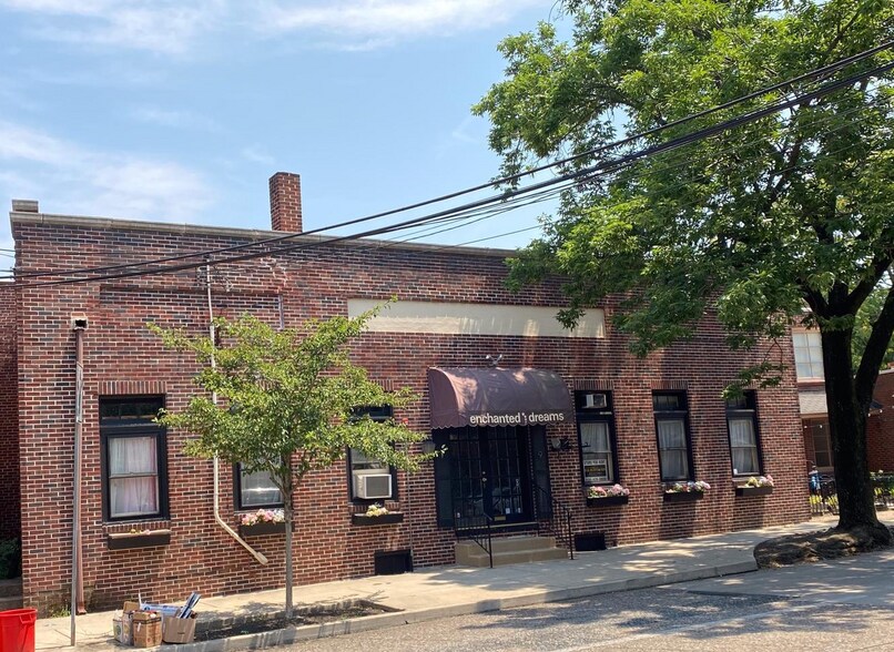 9 S Haddon Ave, Haddonfield, NJ 08033