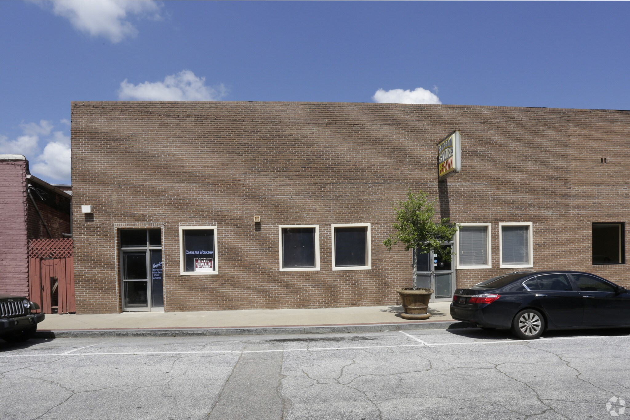 203-207 Musgrove St, Clinton, SC for sale Primary Photo- Image 1 of 1