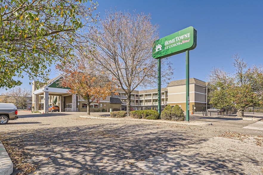 715 Kipling St, Lakewood, CO for sale - Building Photo - Image 3 of 28