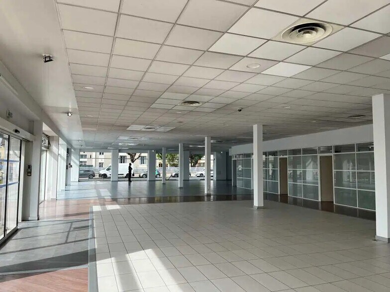 365 Route De Vienne, Vénissieux for lease - Interior Photo - Image 2 of 61