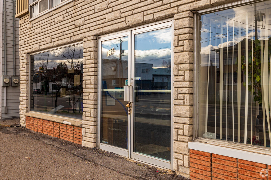 1921-1929 Boul Édouard, Longueuil, QC for sale - Building Photo - Image 3 of 6