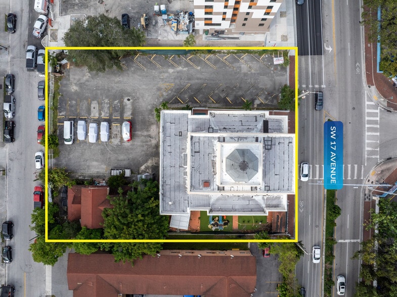 210-229 SW 17th Ct, Miami, FL for sale - Aerial - Image 2 of 8