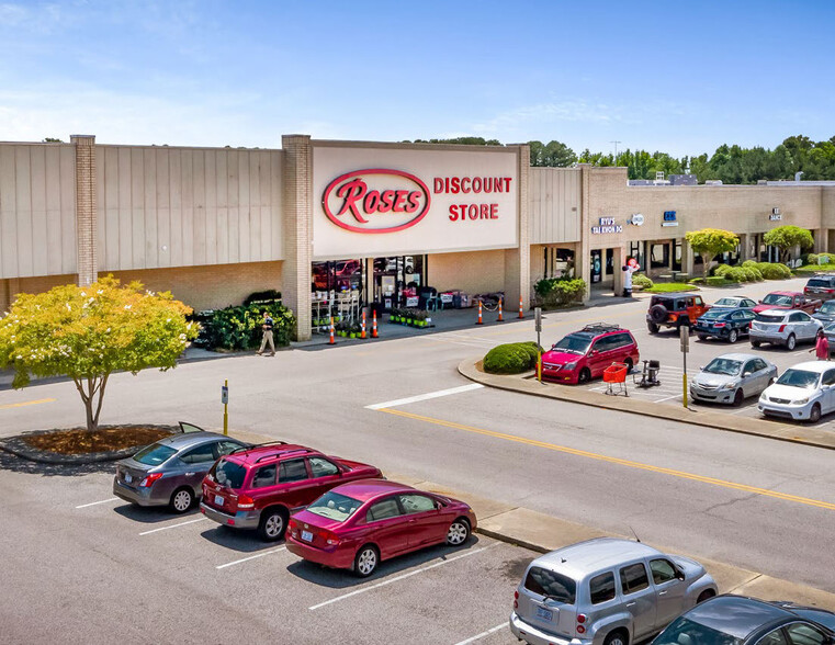 102-400 Westwood Shopping Ctr, Fayetteville, NC for lease - Building Photo - Image 3 of 21