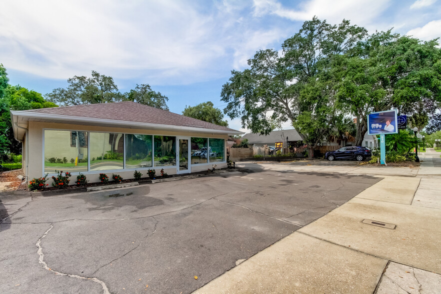 520 E Tarpon Ave, Tarpon Springs, FL for lease - Building Photo - Image 1 of 8