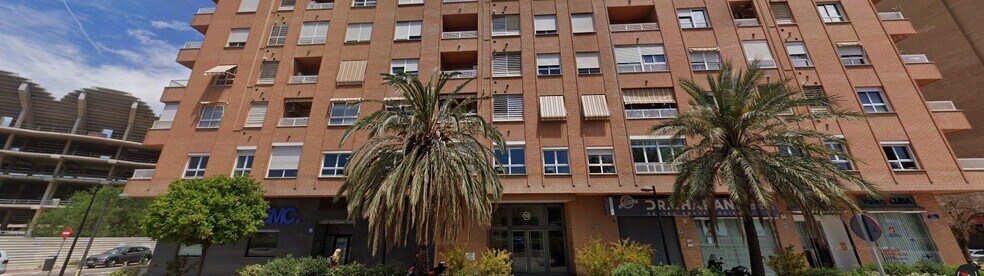 Office in València, Valencia for lease - Building Photo - Image 1 of 22